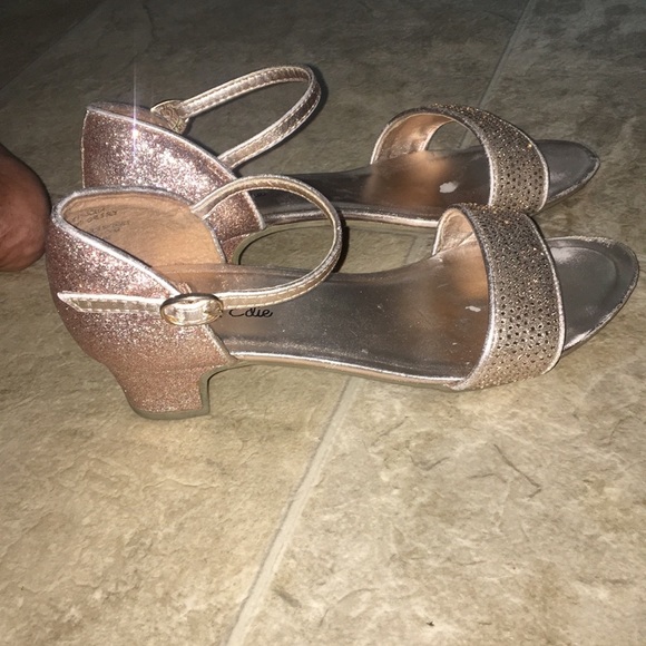 Shoe
